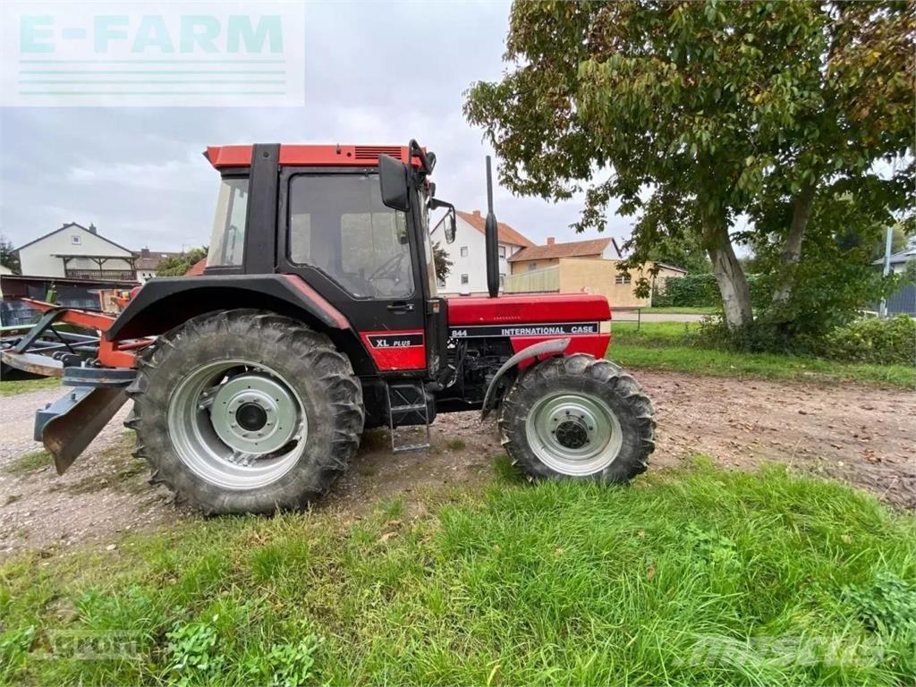 Case IH 844 a Trattori