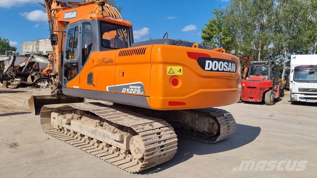 Doosan DX 225 Escavatori cingolati