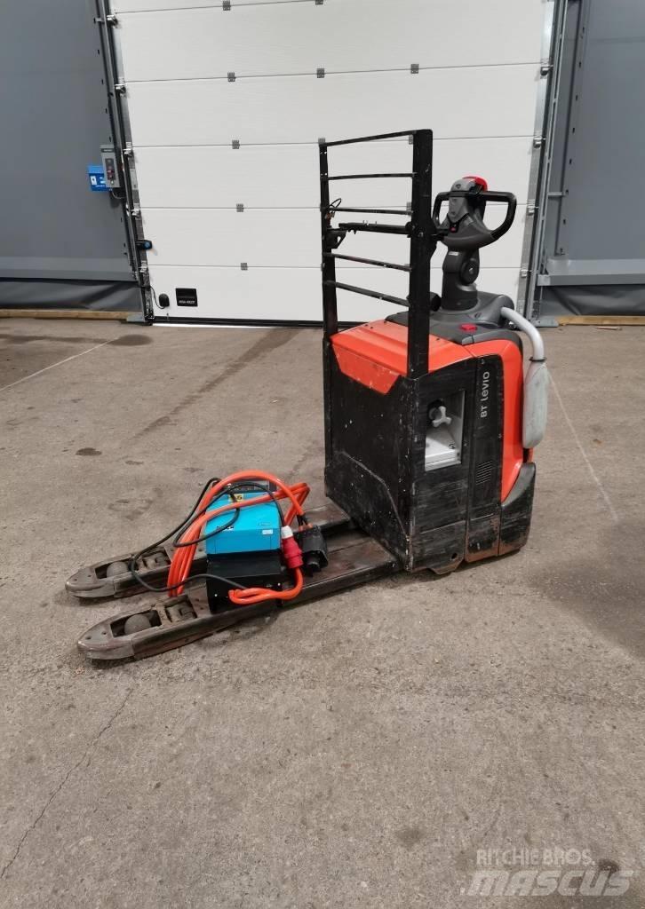 Toyota LPE200 Carrelli elevatori bassi a piattaforma