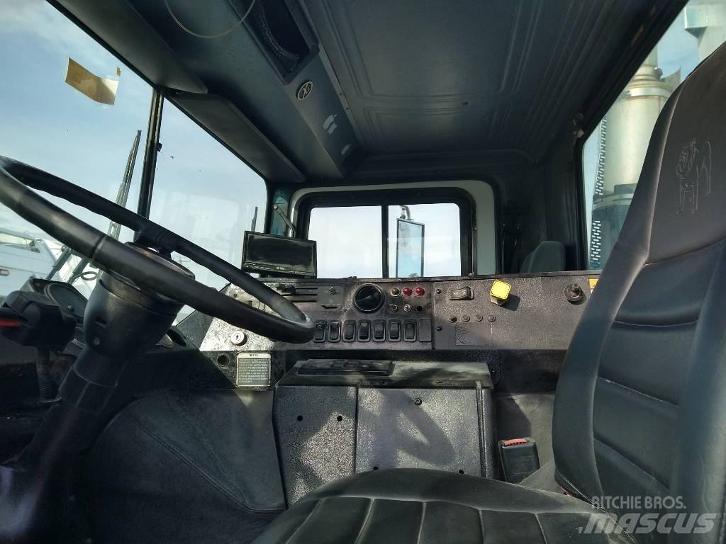 Mack MR Camion dei rifiuti