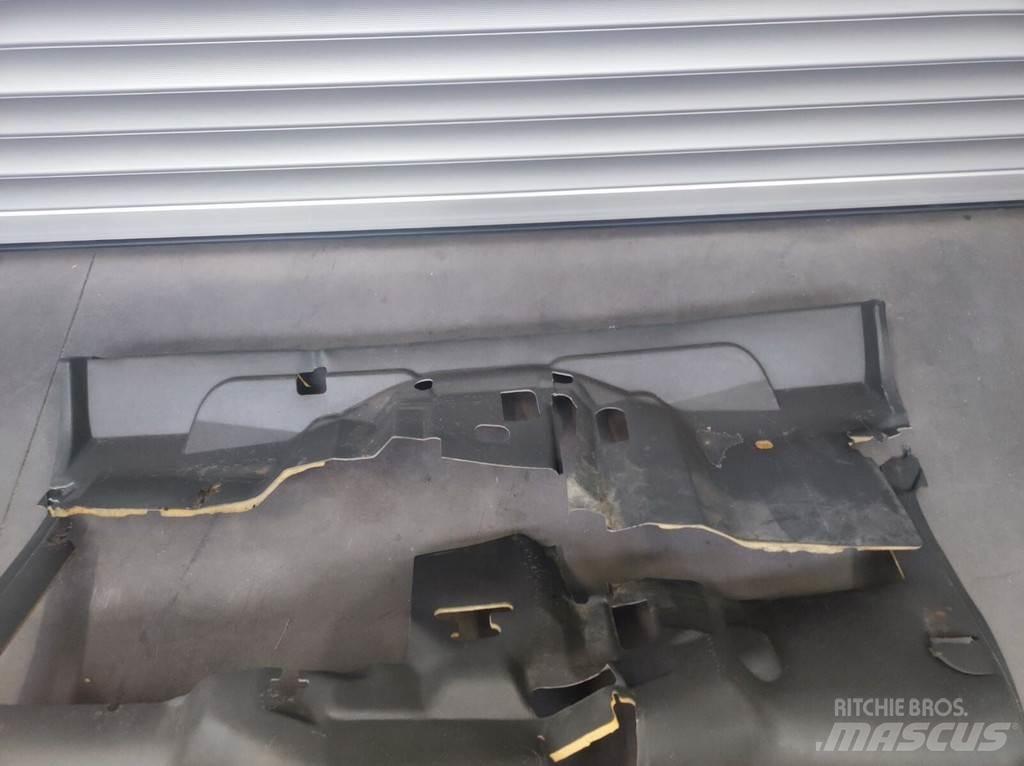 Nissan Floor Mat Cabine e interni