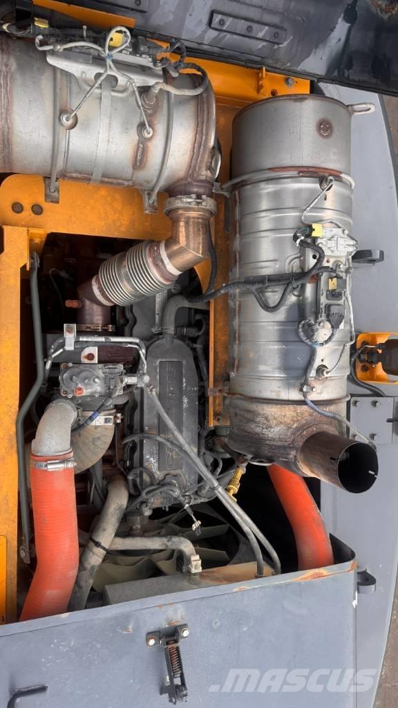 Hyundai HW 180 Escavatori gommati