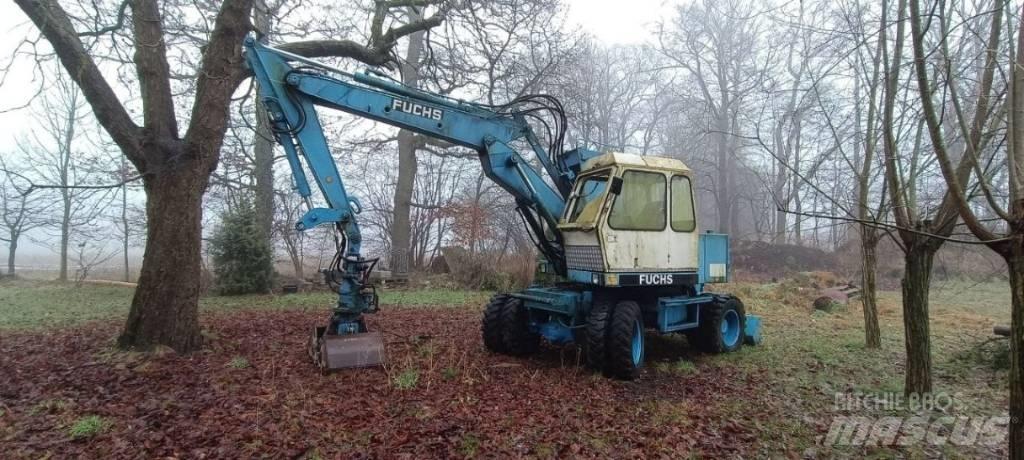 Fuchs F 712 Escavatori gommati