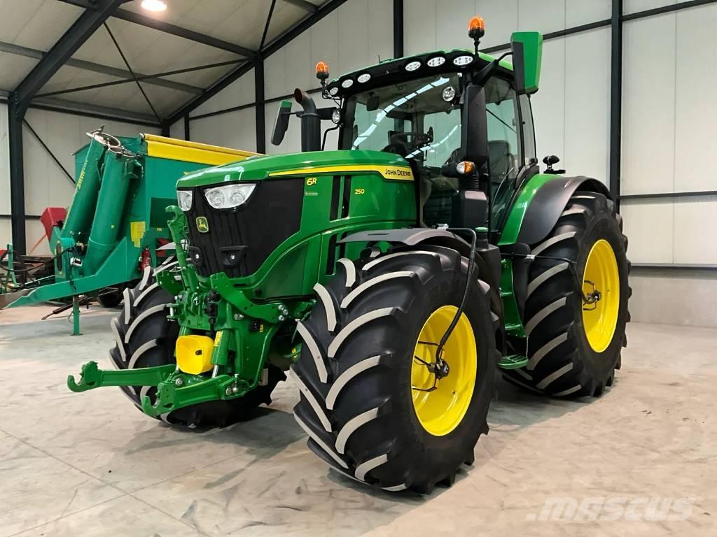 John Deere 6R 250 Trattori