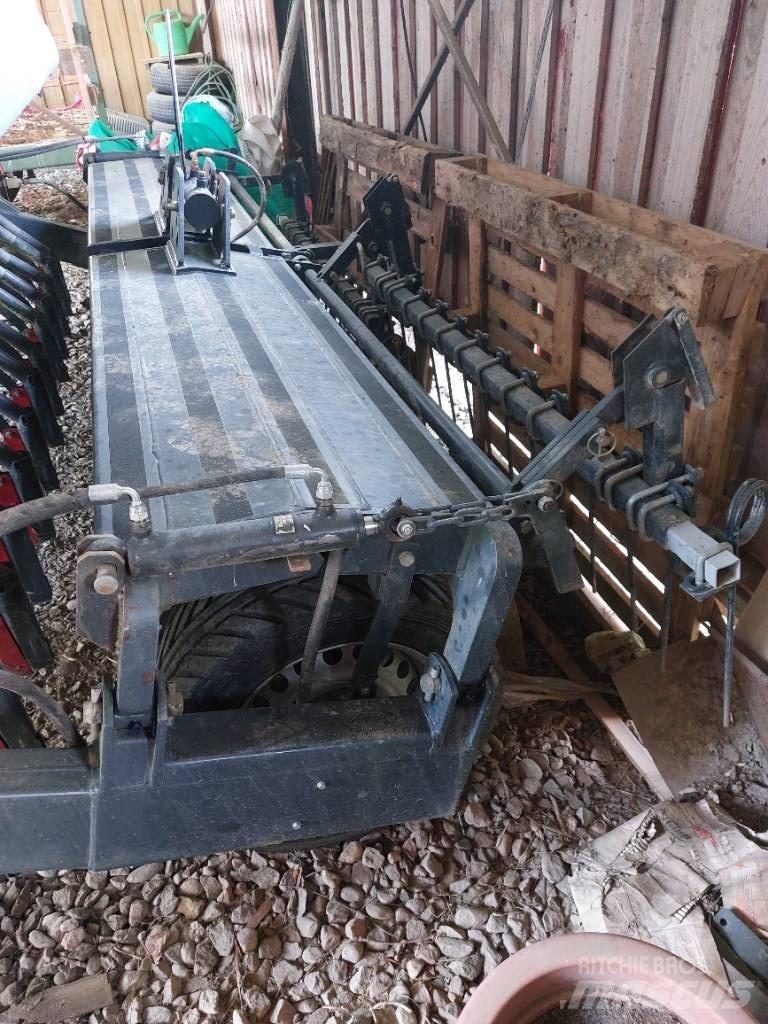 Tume JC 3000 Seminatrici combinate