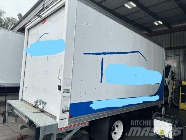 Isuzu NPR Camion cassonati