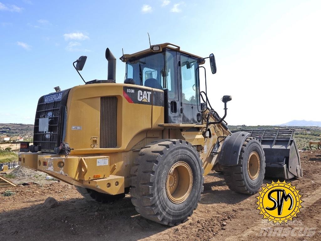 CAT 930 H Pale gommate