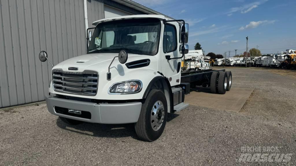 Freightliner M2 Autocabinati