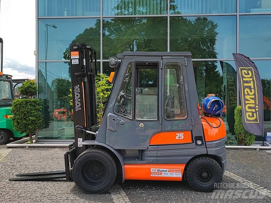 Toyota 6FG25 Carrelli elevatori GPL