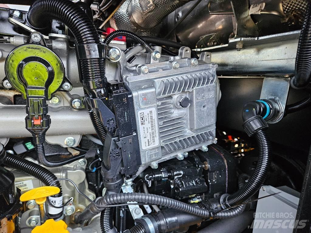 JCB 413K Pale gommate