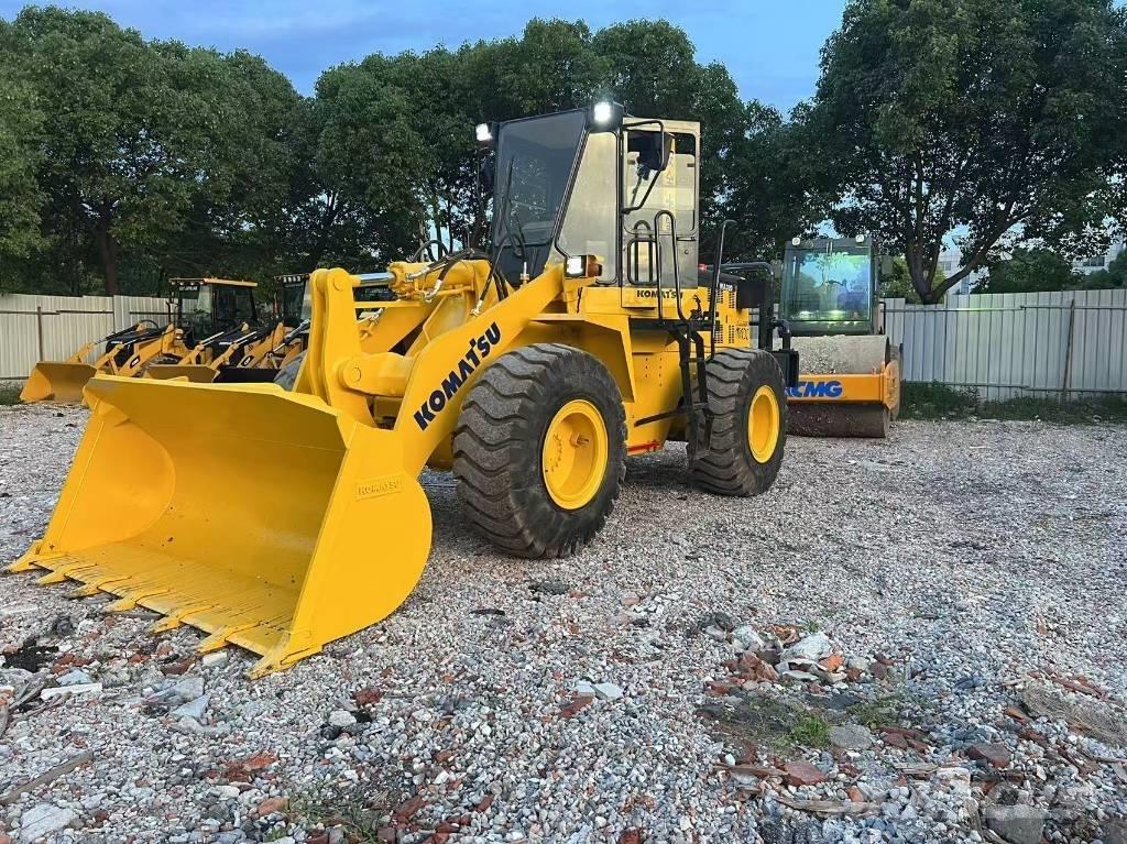 Komatsu WA 320-3 Pale gommate