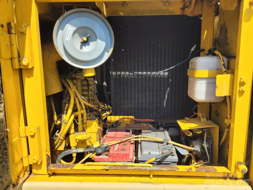Komatsu PW160 ES-6K Escavatori gommati