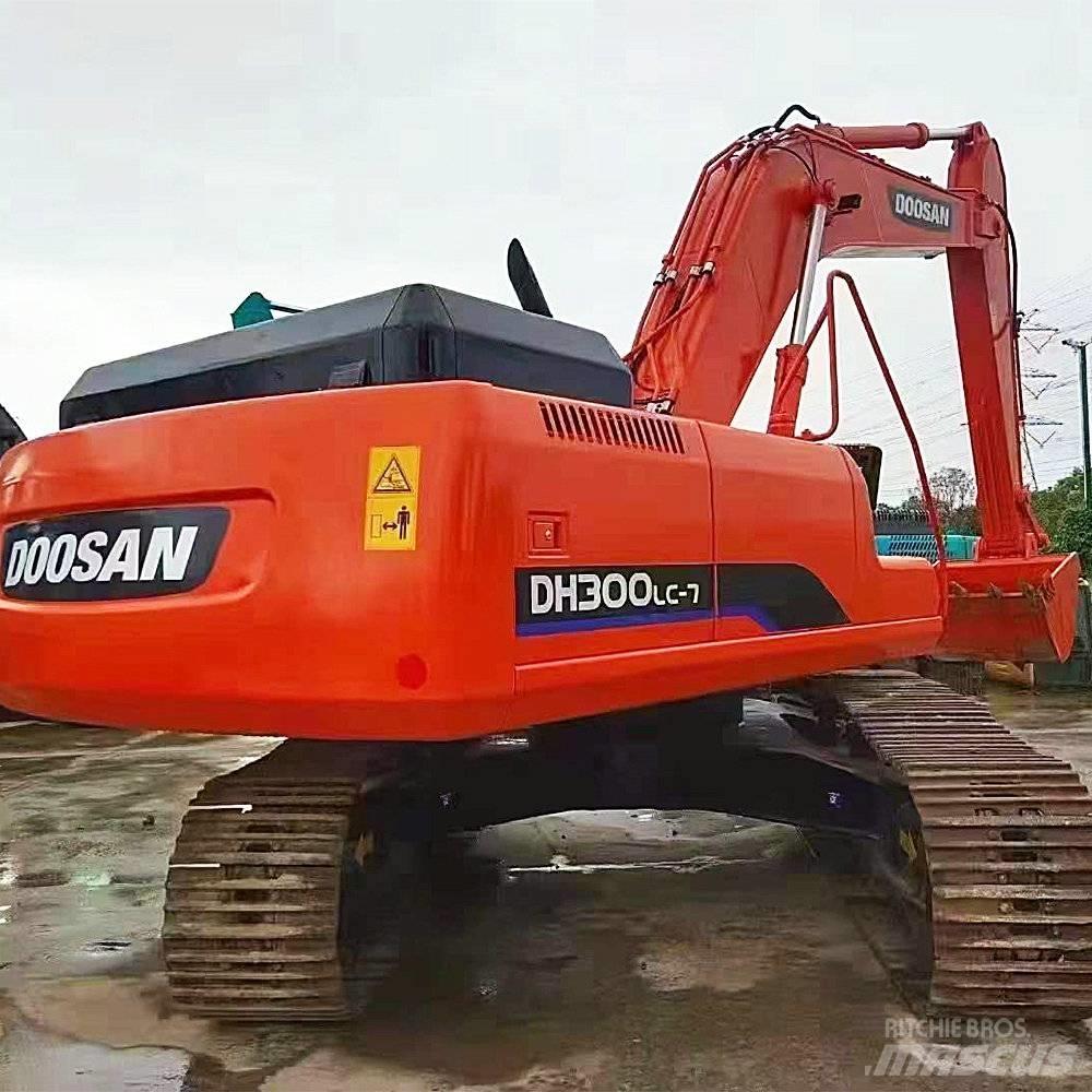 Doosan 300 Escavatori cingolati