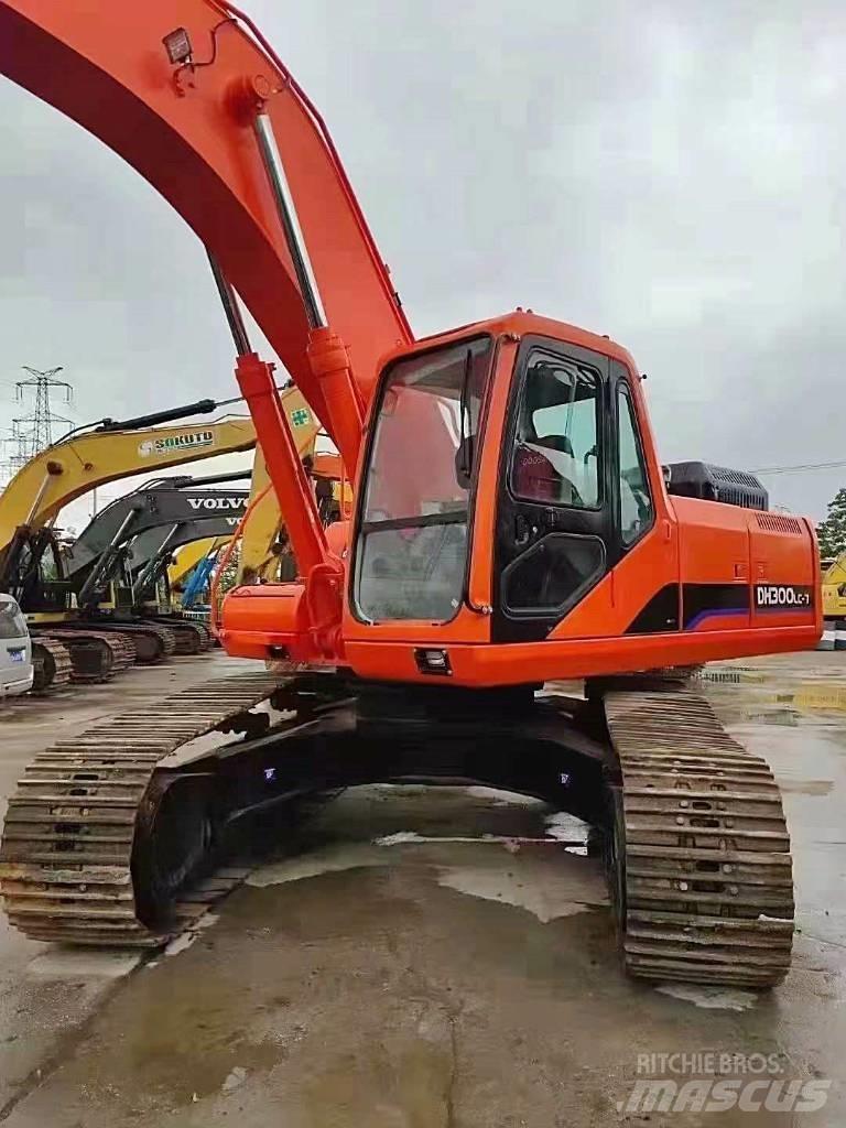 Doosan 300 Escavatori cingolati