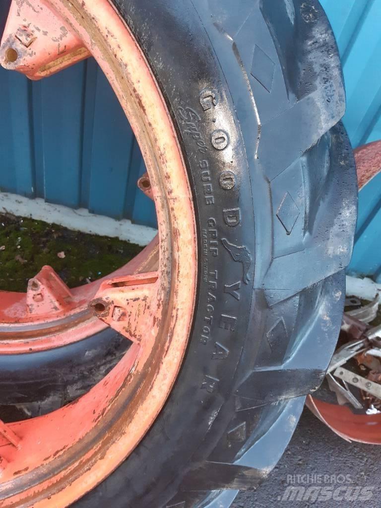 Goodyear 12.4-36 Pneumatici, ruote e cerchioni