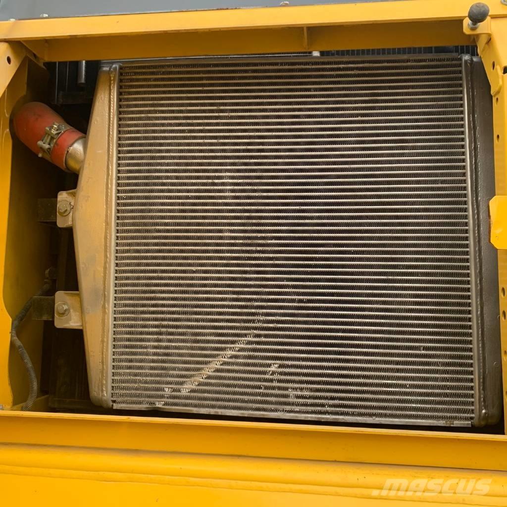 Komatsu PC450-8 Escavatori cingolati