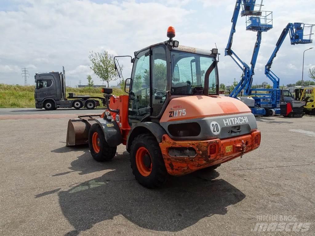 Hitachi ZW75 Costruzioni - Altro