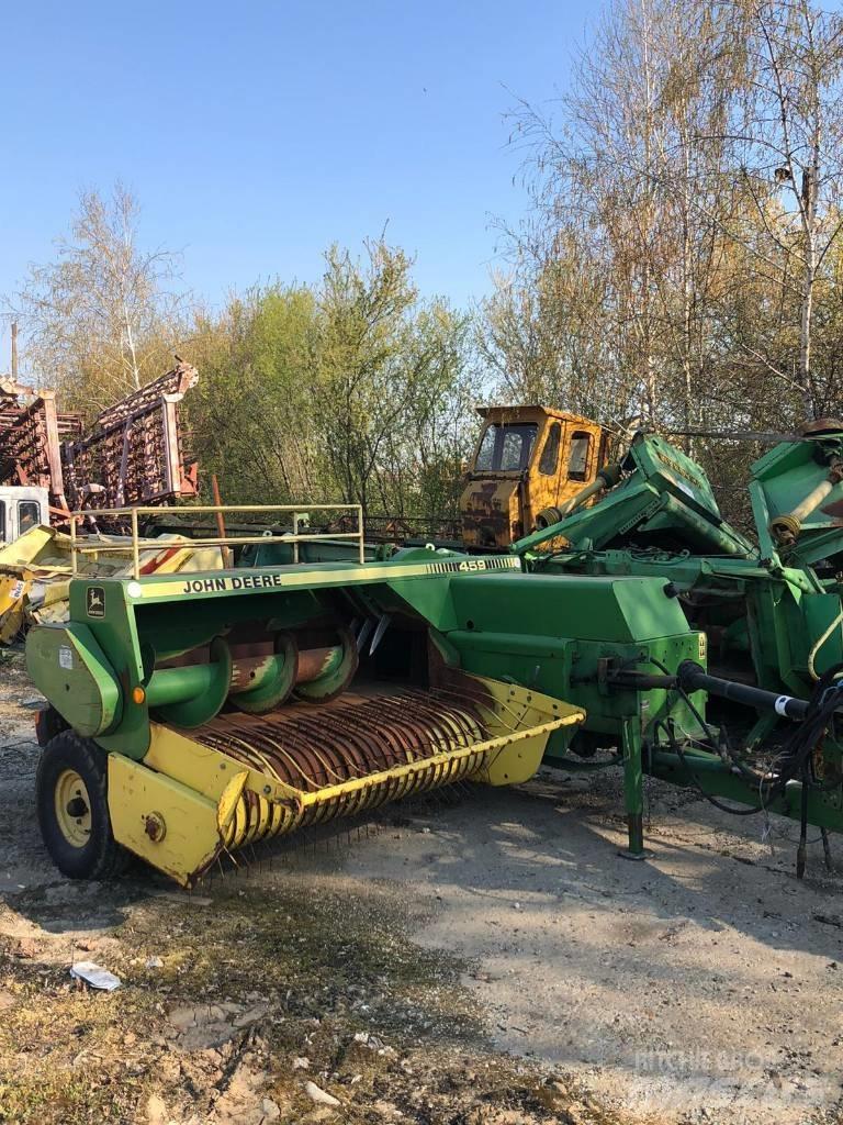 John Deere 459 Presse quadre