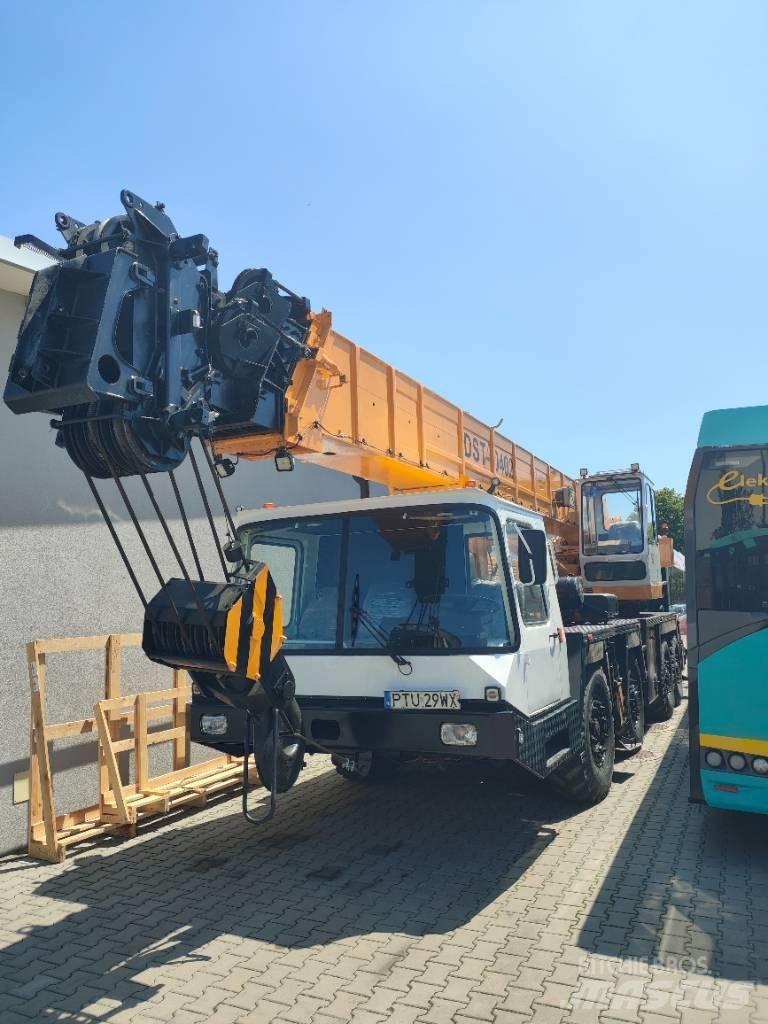 Bumar DST-0402 Gru per terreni difficili