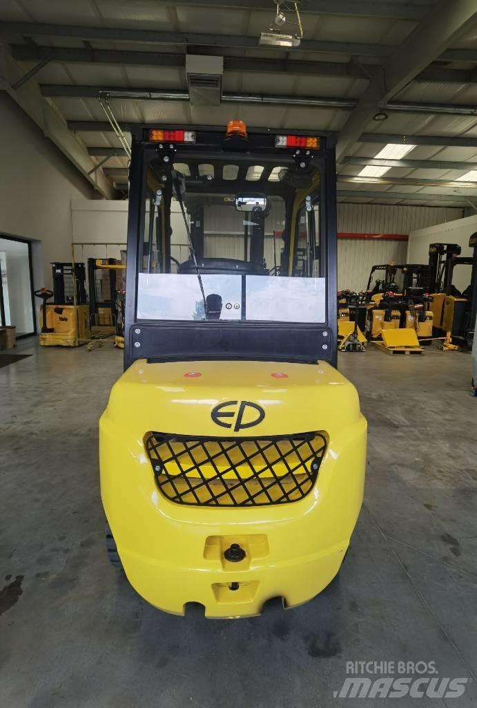 EP CPCD25T8 Carrelli elevatori diesel