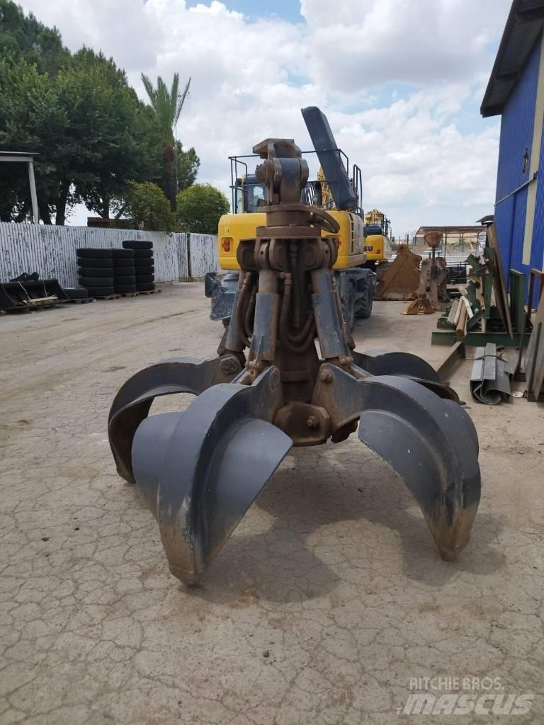CAT MH3024 Movimentazione rifiuti