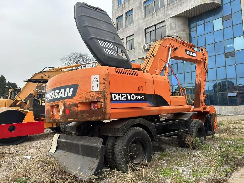 Doosan DH 210 W Escavatori gommati