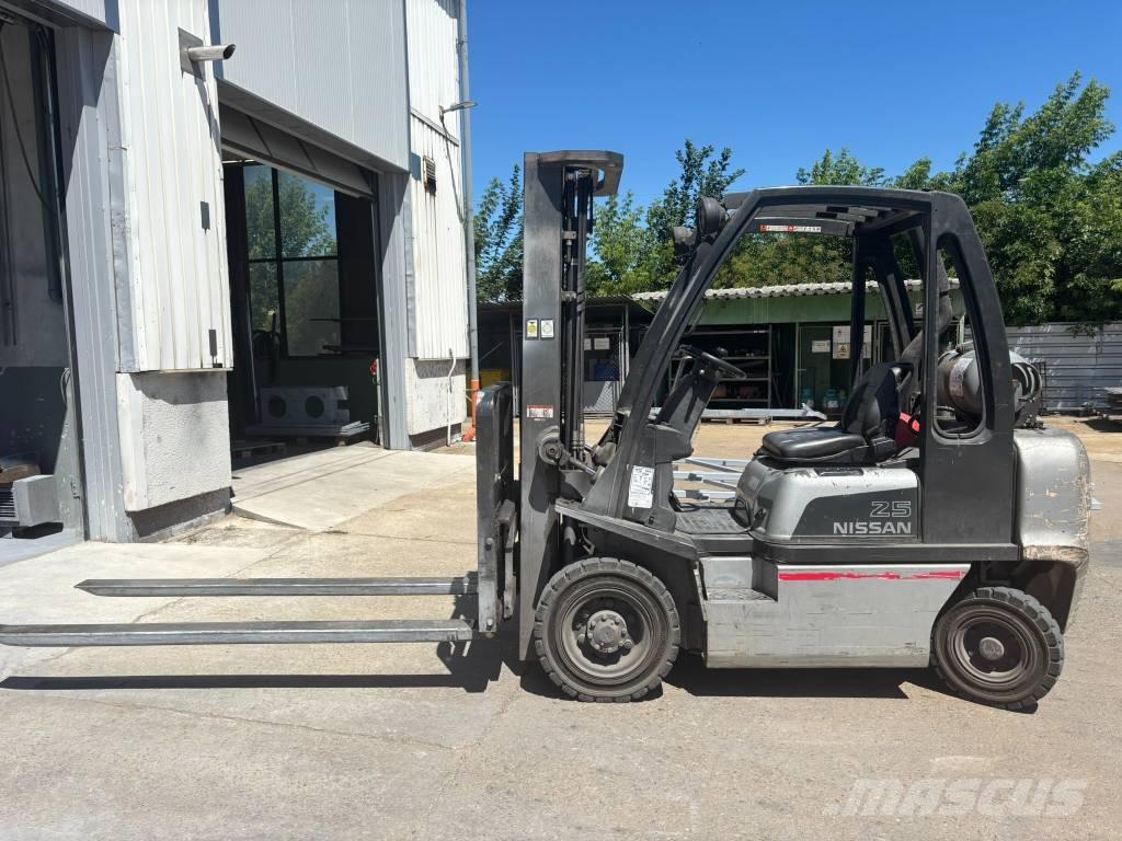 Nissan UD02A25PQ Carrelli elevatori GPL