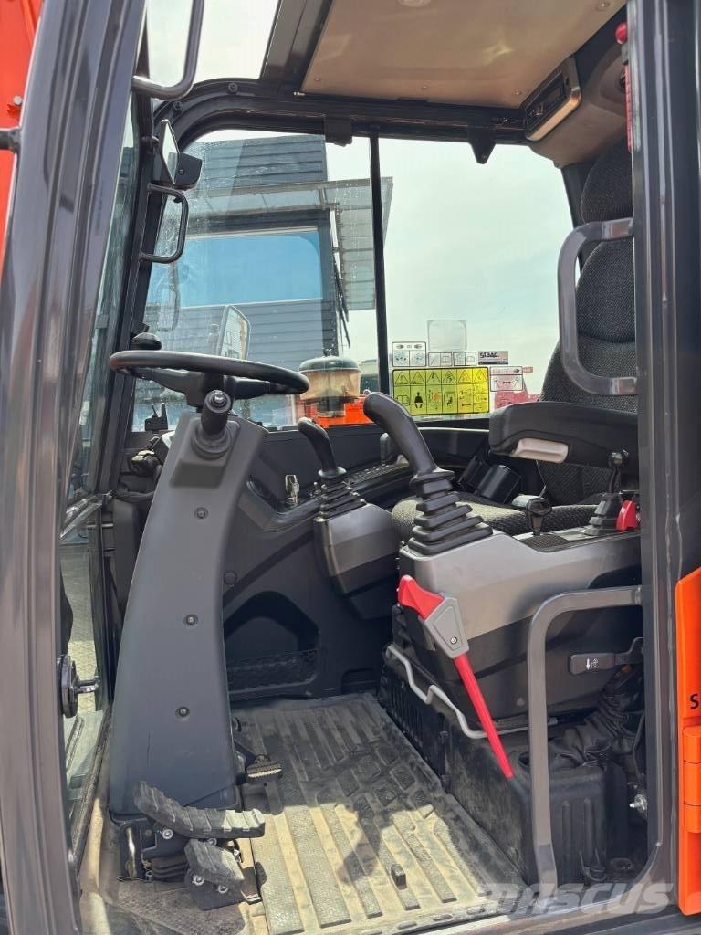 Doosan DX 57 Escavatori gommati