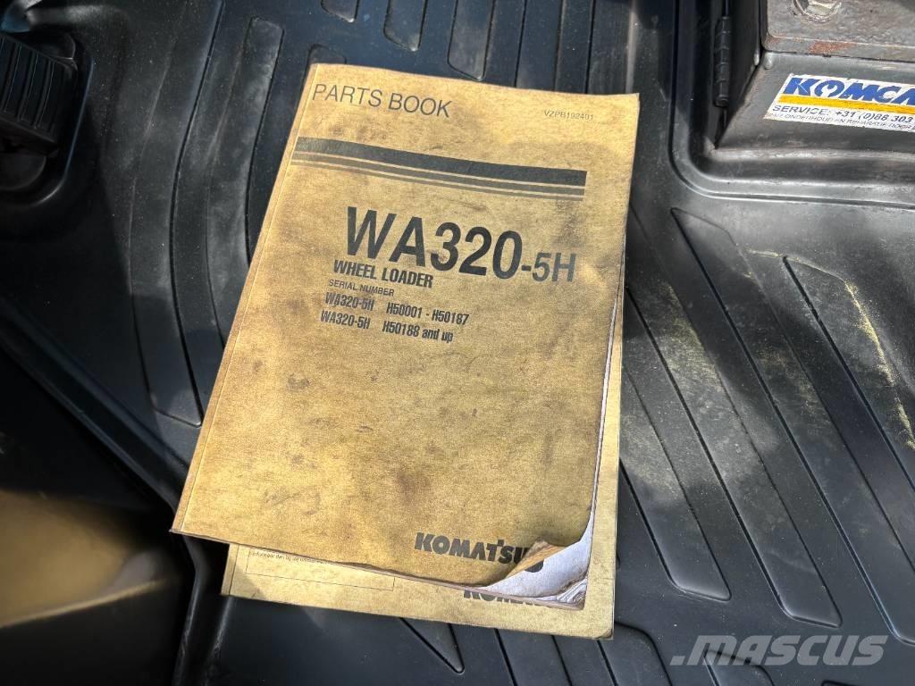 Komatsu WA 320-5 Pale gommate