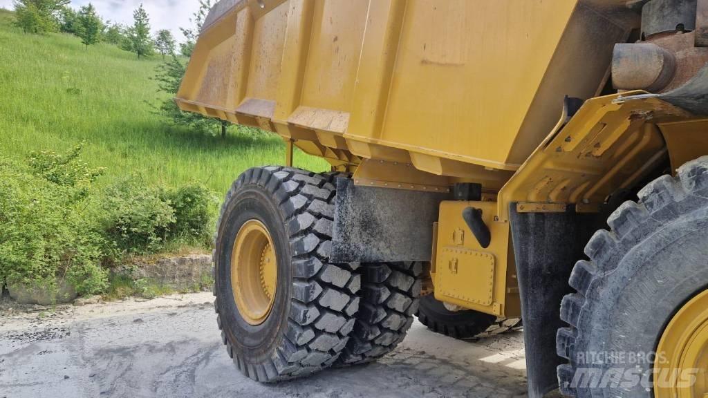 CAT 775 G Dumper a telaio rigido