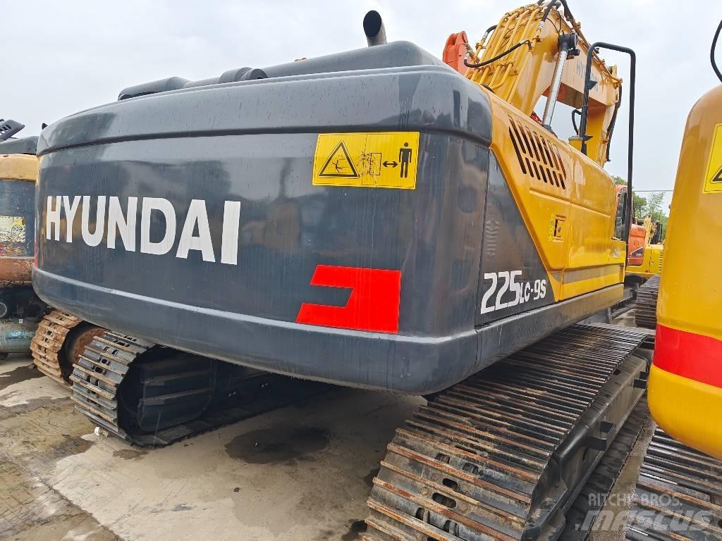 Hyundai R225LC-9S Escavatori cingolati