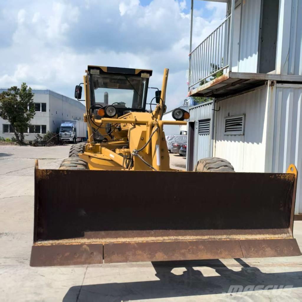 SEM 919 Motorgraders