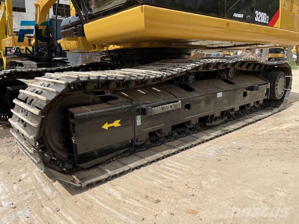 CAT 320 D2 Escavatori cingolati