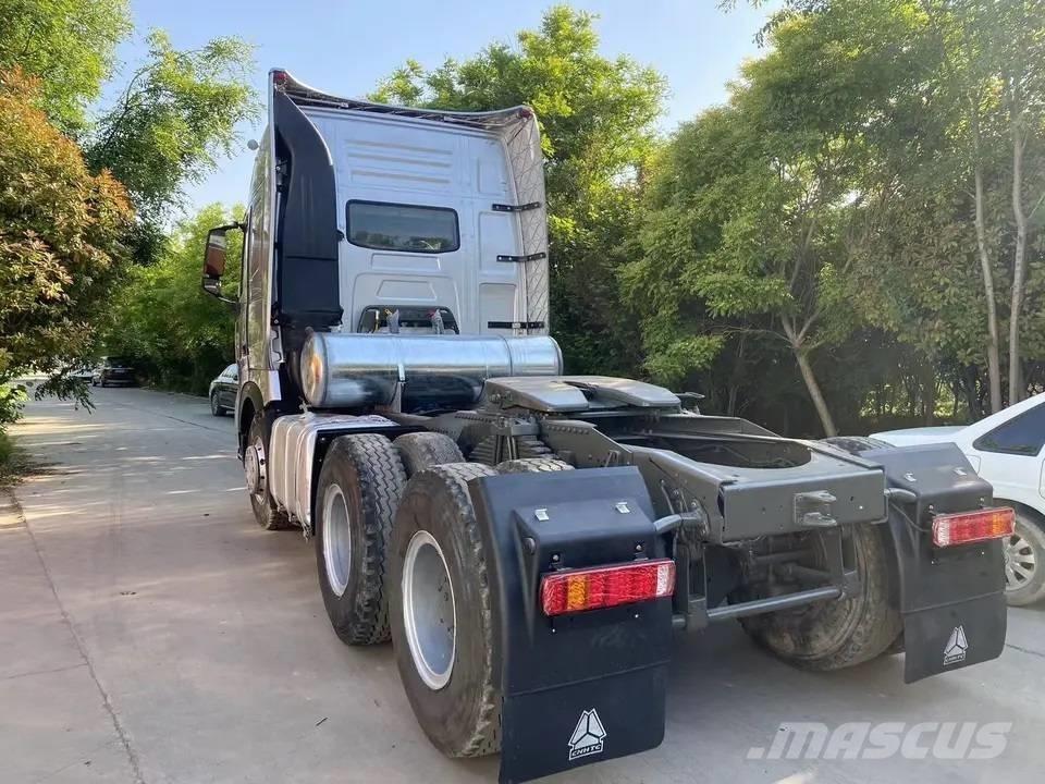 Howo A7 6X4 Motrici e Trattori Stradali