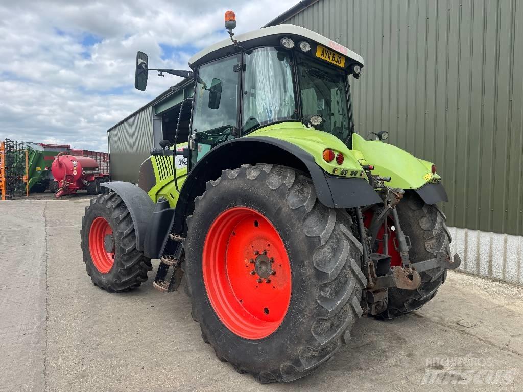CLAAS Axion 810 Trattori