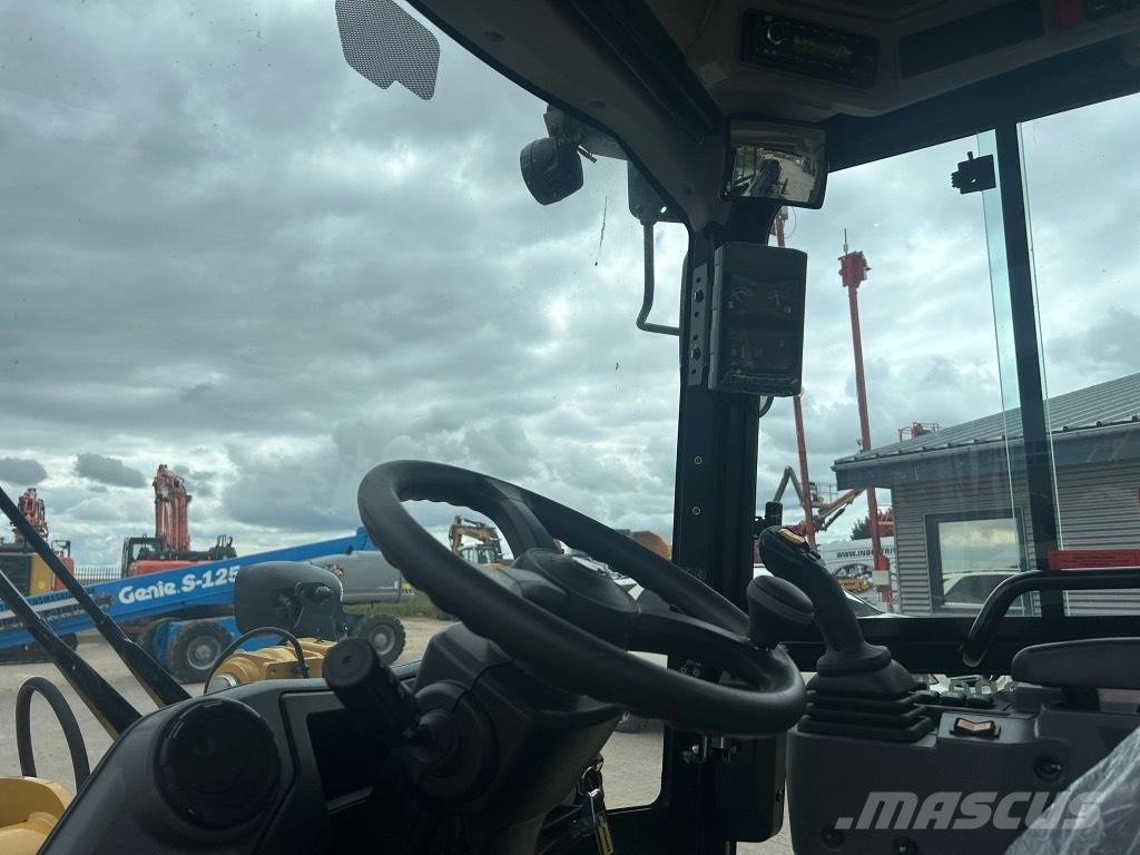 CAT 906 Pale gommate