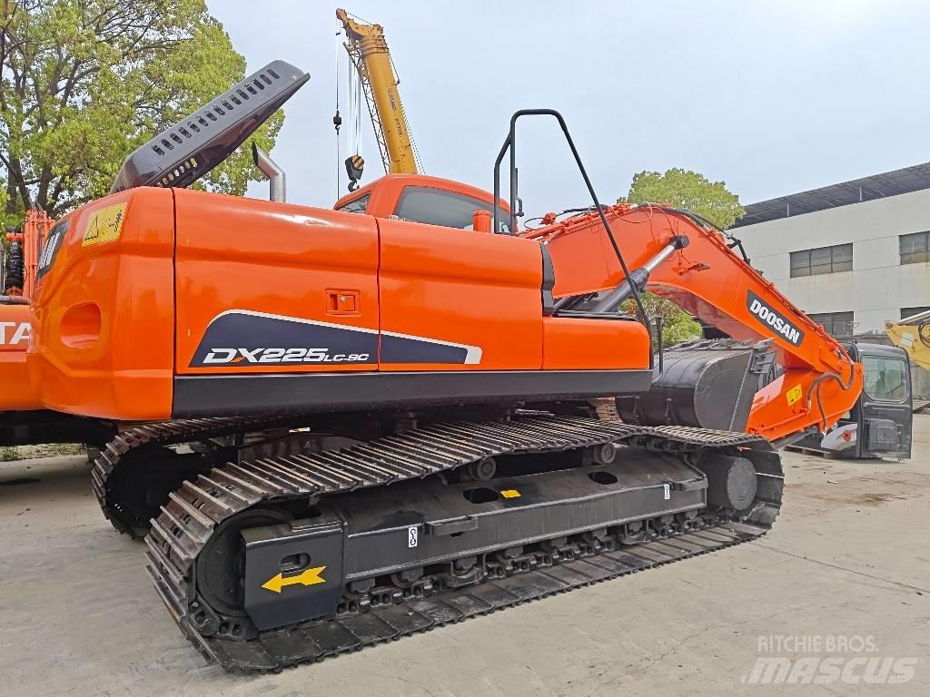 Doosan DX 225 LC-9 Escavatori cingolati
