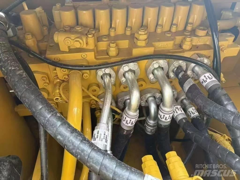 CAT 323GC Escavatori cingolati