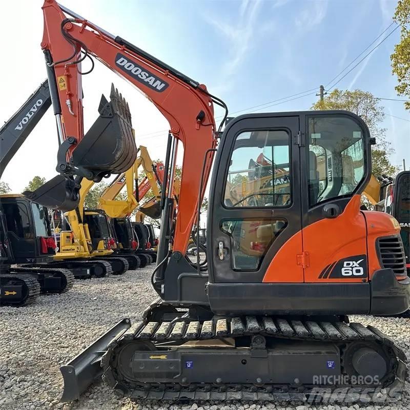 Doosan DX 60 Escavatori cingolati