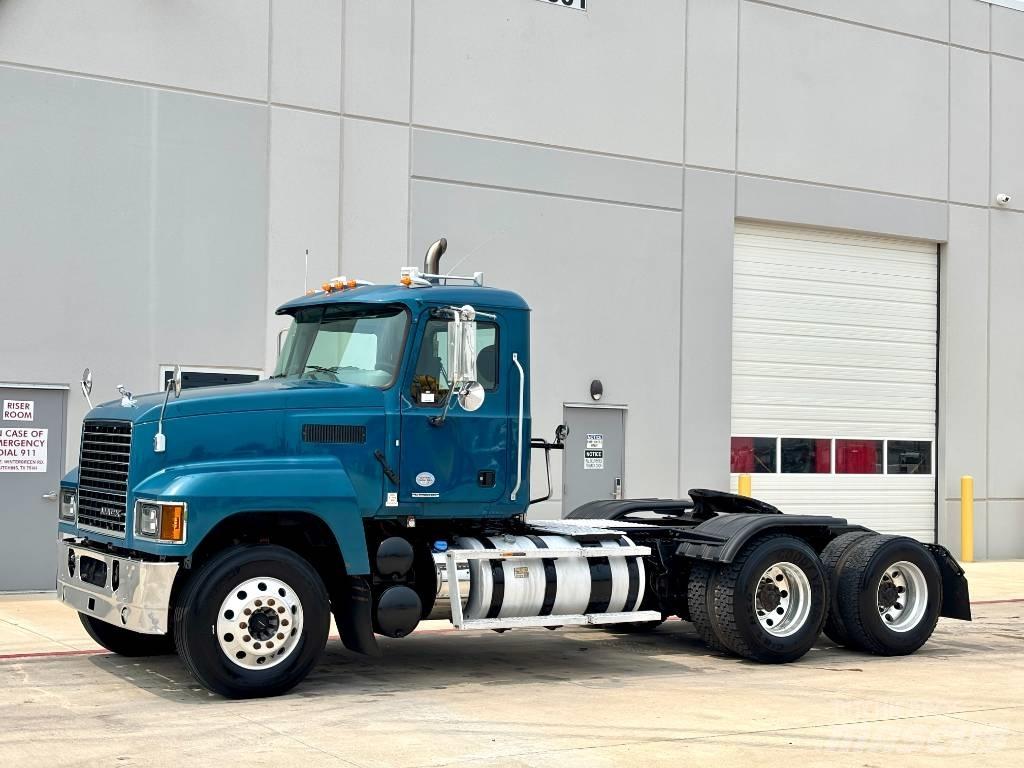 Mack Pinnacle Motrici e Trattori Stradali