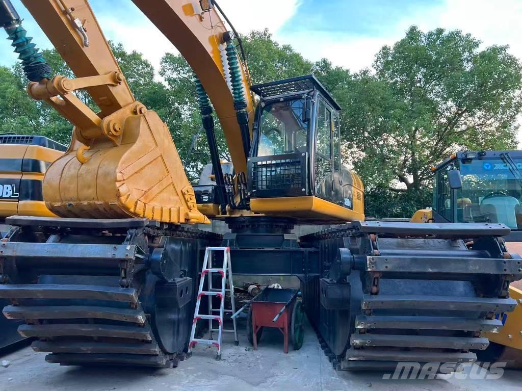 CAT 320D2 Escavatori anfibi