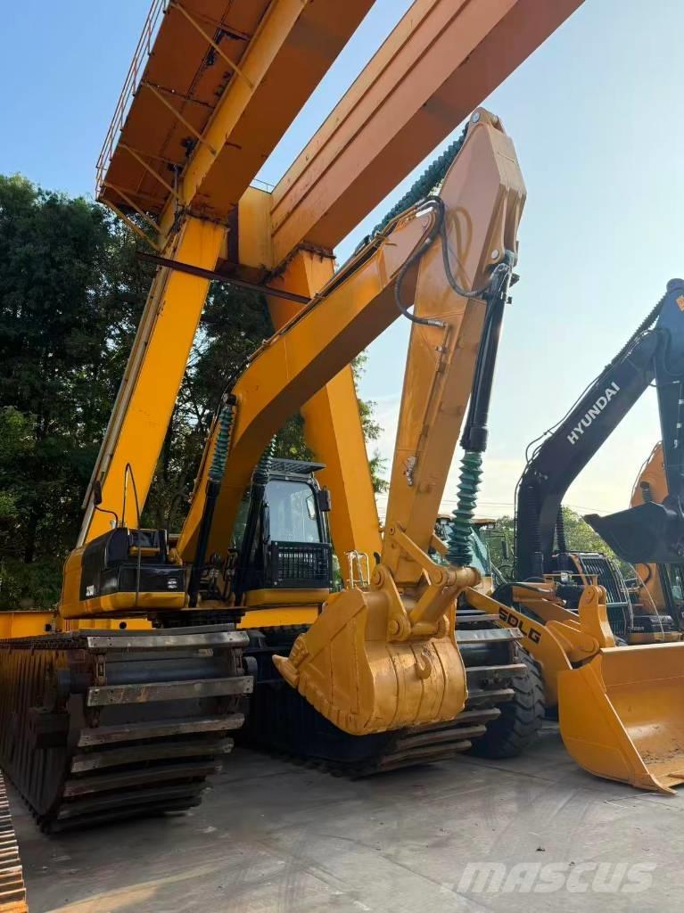 CAT 320D2 Escavatori anfibi
