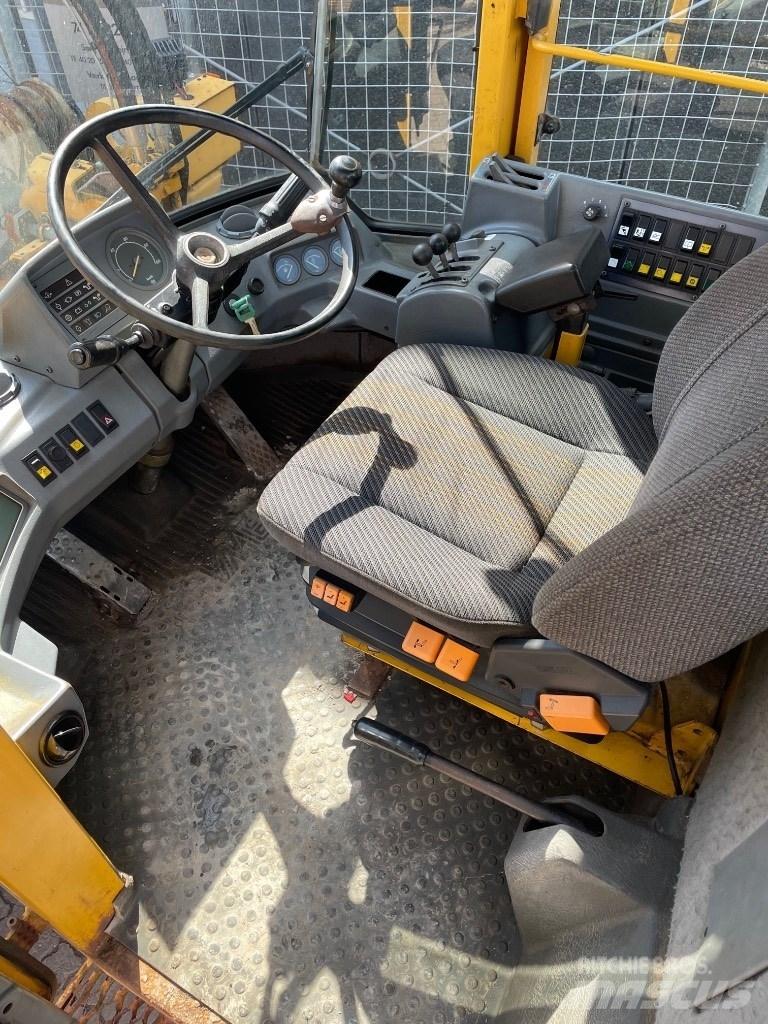 Volvo L120B Pale gommate