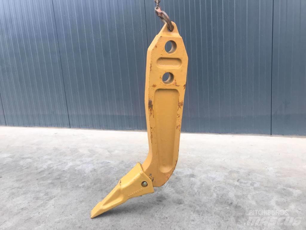 Komatsu D61 Shank Scarificatori