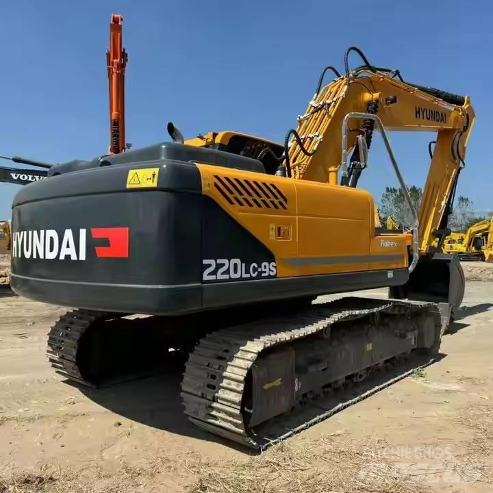 Hyundai R220LC-9S Escavatori cingolati
