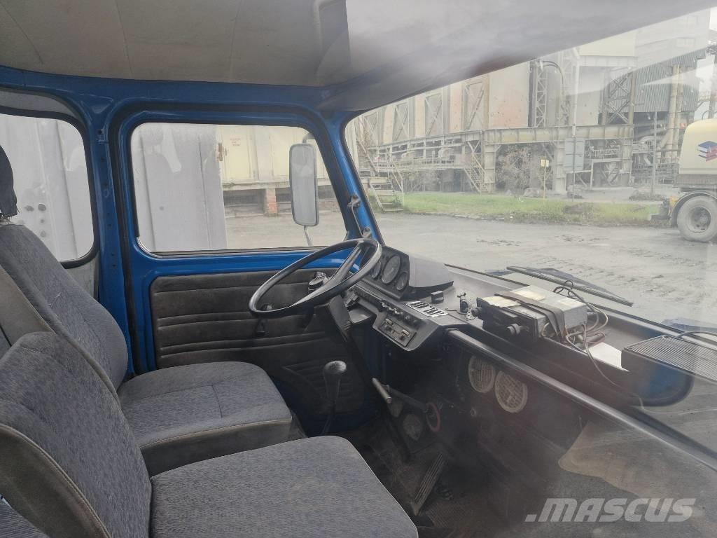 Avia 30N Camion con sponde ribaltabili