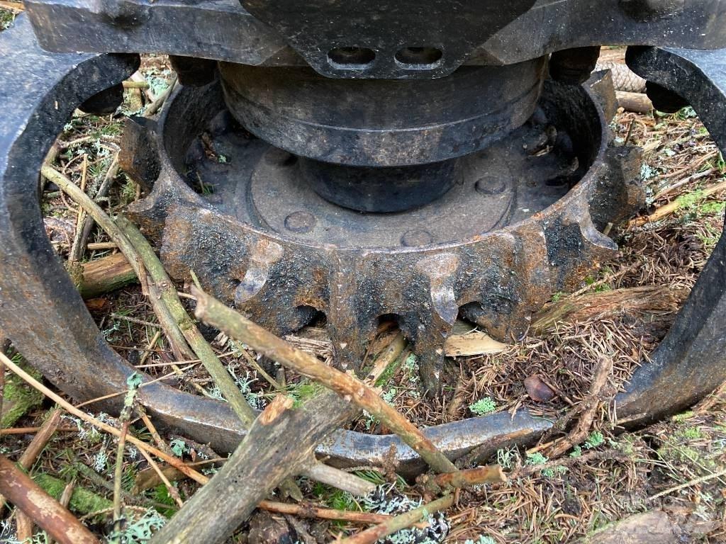 Komatsu C 144 Decespugliatrici e trinciatrici idrauliche