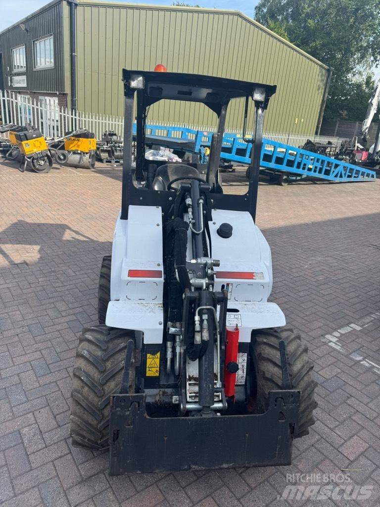 Bobcat L 28 Mini pale