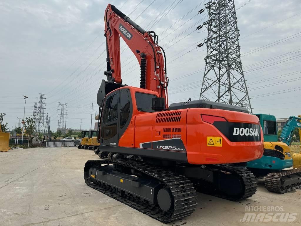 Doosan DX 225 LC-9C Escavatori cingolati