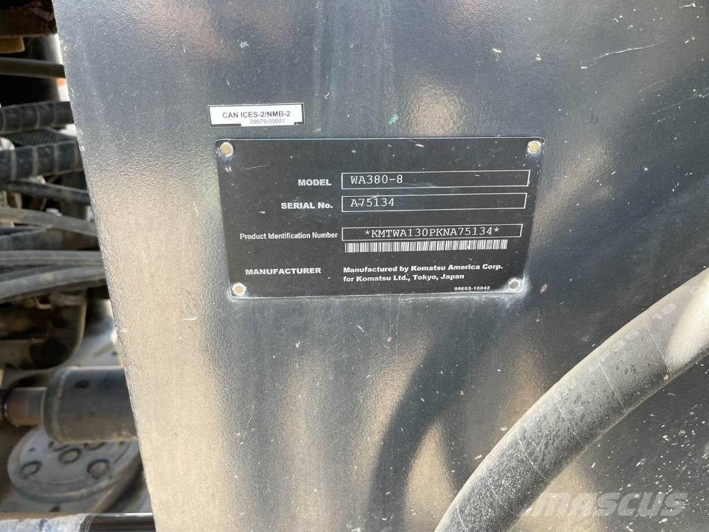 Komatsu WA 380-8 Pale gommate